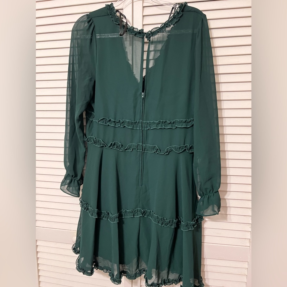 Cute dress perfect for the holidays!